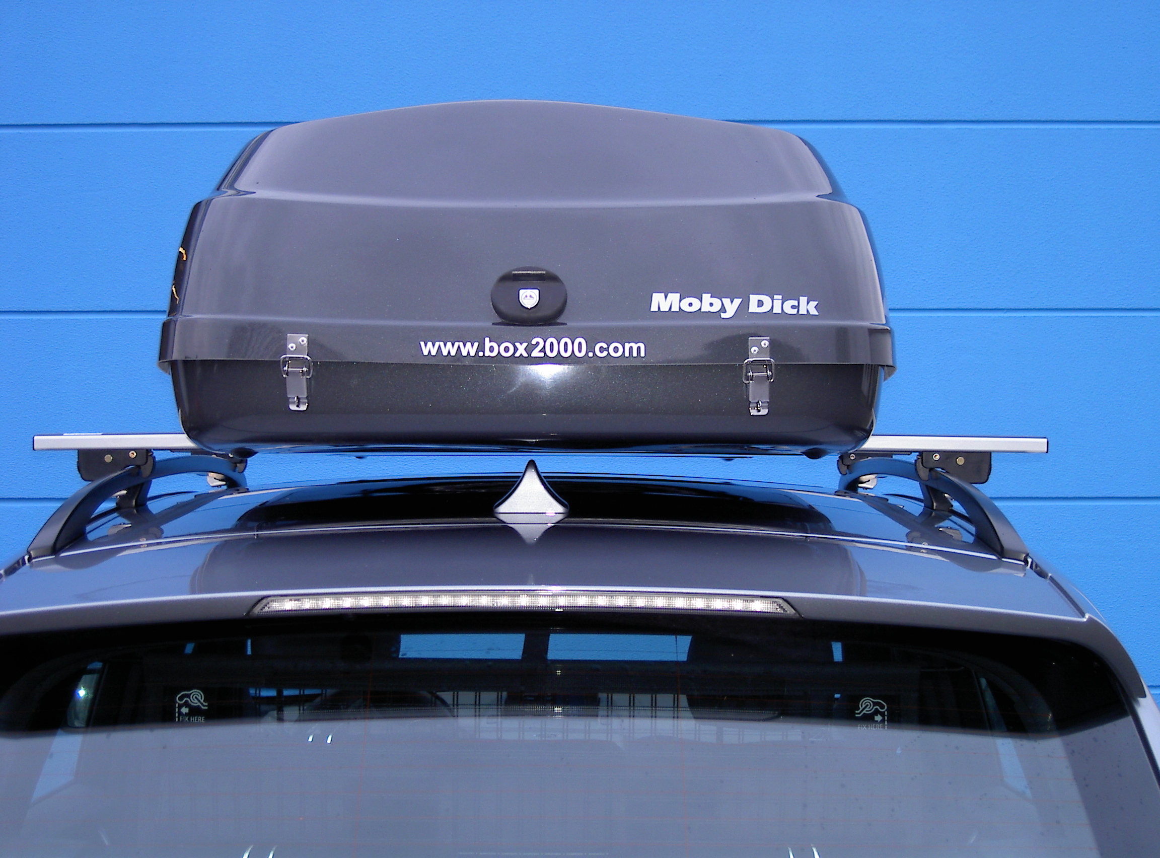 Moby Dick XL roof box in an exclusive design especially for TESLA - Premium  roof box made of GRP by Mobila