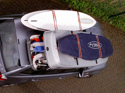 Een effectief roestvrij Gevoelig voor SLB 900 dakkoffer met surfplankhouder - dakkoffer gemaakt van GRP