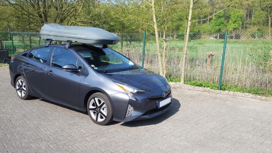 Toyota Hybrid Kundenbilder Beluga XXL Dachbox – Urlaub mit Hund