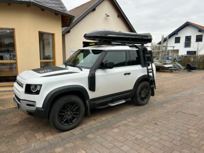  Landroverdefender  Kundenbilder MALIBU Dachbox mit Surfbretthalter